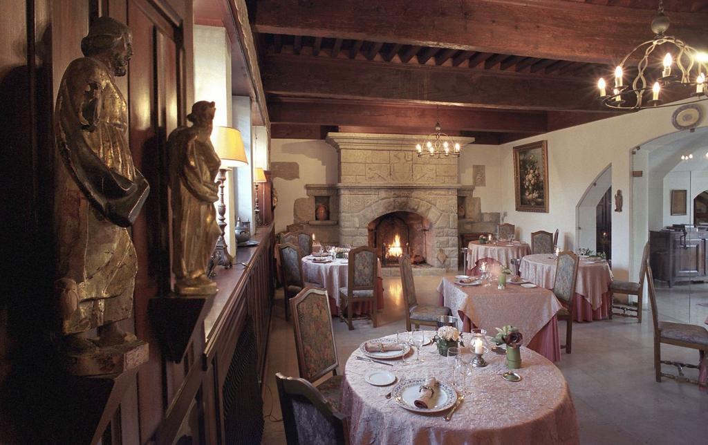 Chateau De Floure - Spa Et Piscine Exterieure Chauffee Carcassonne Restauracja zdjęcie